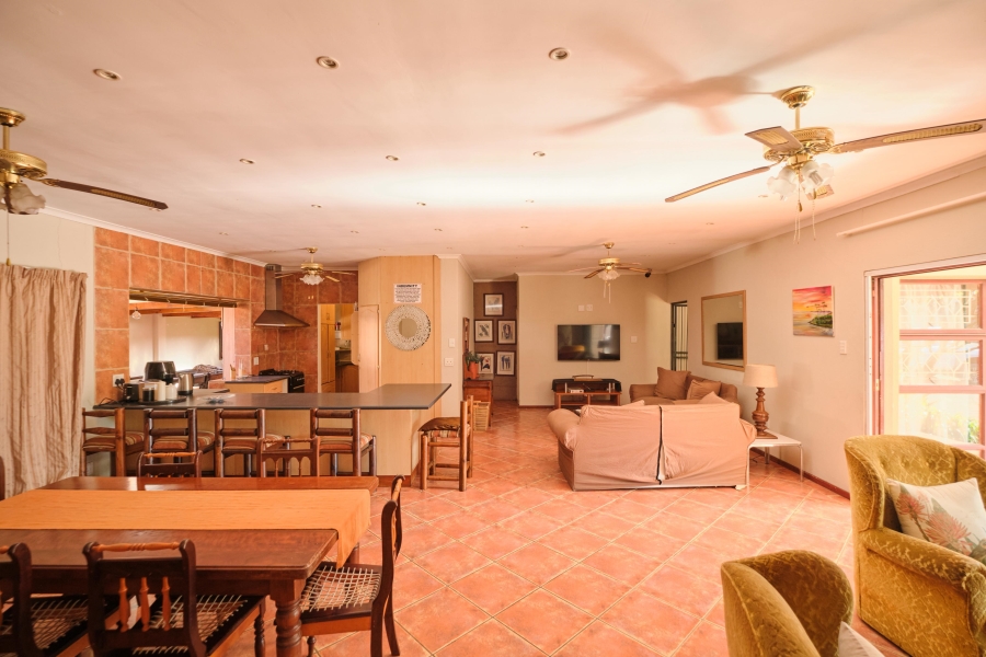 6 Bedroom Property for Sale in Schoongezicht Western Cape